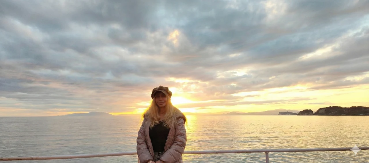 Cristina at the coast in Kamakura